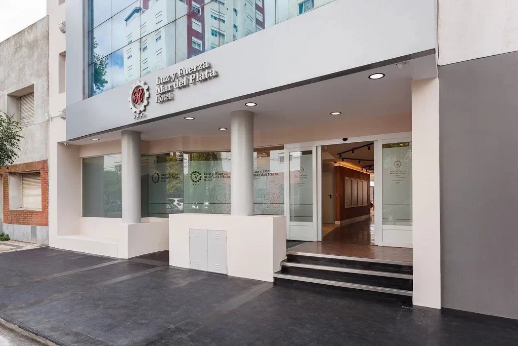 Frente hotel sindicato luz y fuerza mar del plata